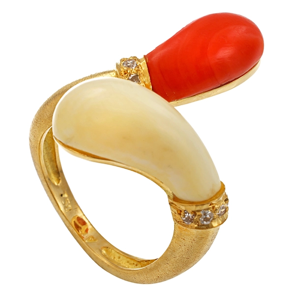 Ring, 18K, Gelbgold, Koralle, Diamanten