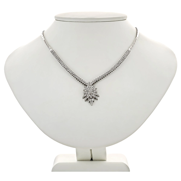 Collier, 18K, Weißgold, Brillanten 2,70 ct