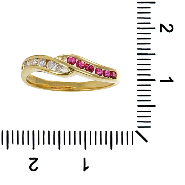 Ring, 14K, Gelbgold, Rubine, 6 Brillanten