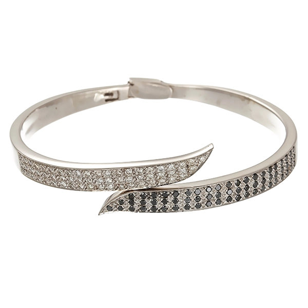 Armreif, 18K, Weißgold, Brillanten 0,90 ct, Diamanten 0,95 ct schwarz